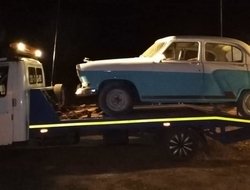 Фото перевозки раритетного легкового авто