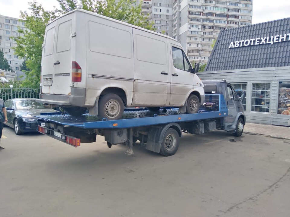 Фото эвакуатора микроавтобуса